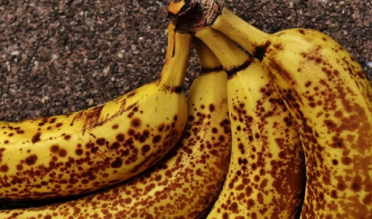 Mănânci banane cu coajă neagră? N-o să-ţi vină să crezi ce se întâmplă în organismul tău
