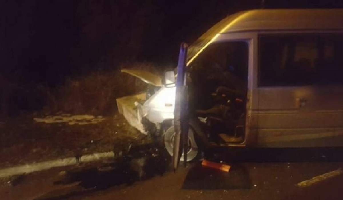 Accident cu opt victime, la intrare în Turnu Măgurele! Un microbuz a ieşit de pe carosabil