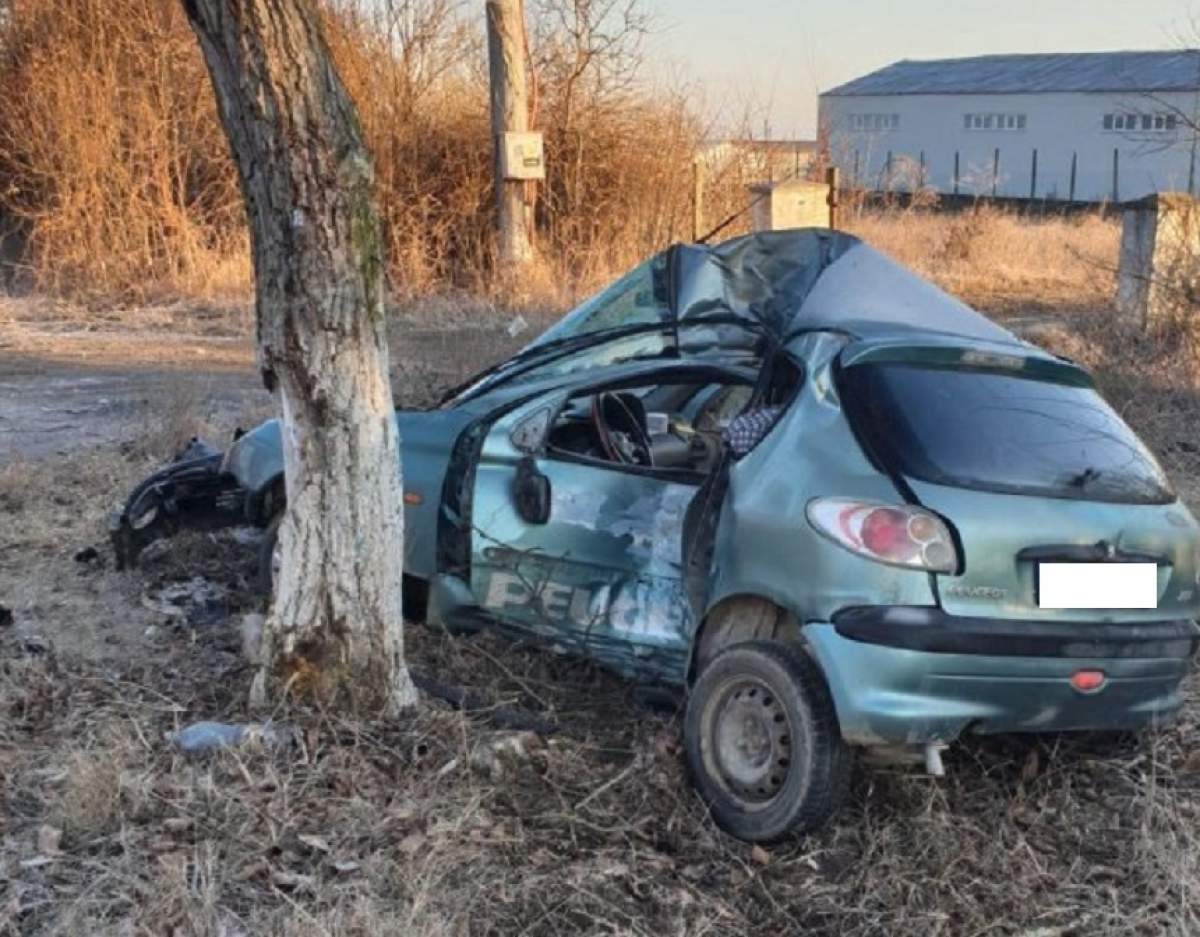 FOTO / Accident rutier grav în Constanţa! Şoferul unei maşini a murit, iar soţia lui e în comă