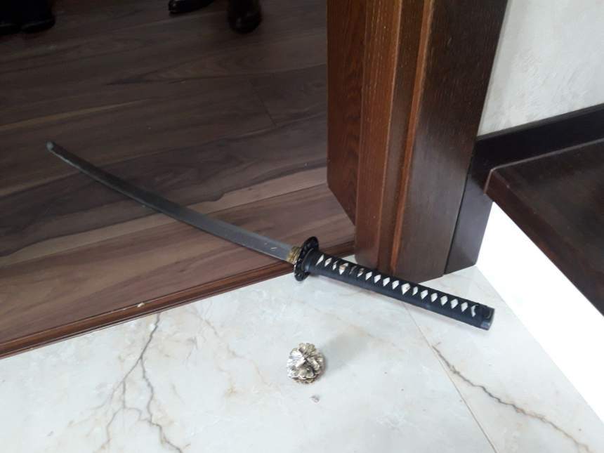 Decizie scandaloasă în dosarul mafiotului care a vrut să decapiteze un poliţist, cu sabia!