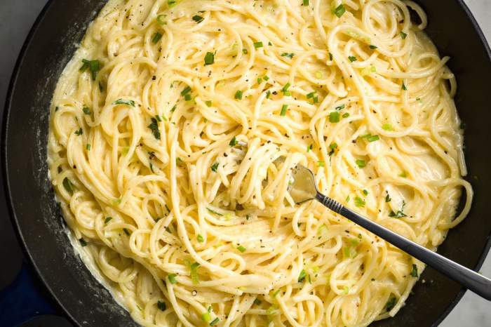 REȚETA ZILEI: Spaghete în sos de cașcaval, un preparat ideal pentru cină