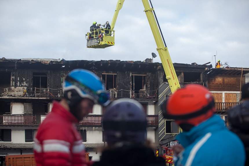 FOTO / Incendiu devastator în Alpii francezi! Două persoane au murit