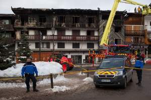FOTO / Incendiu devastator în Alpii francezi! Două persoane au murit