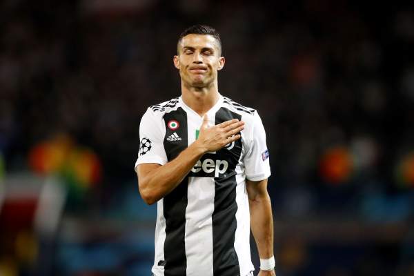 VIDEO / După faptă şi răsplată!  Cristiano Ronaldo a ratat un penalty în fața portarului căruia i-a fracturat nasul!