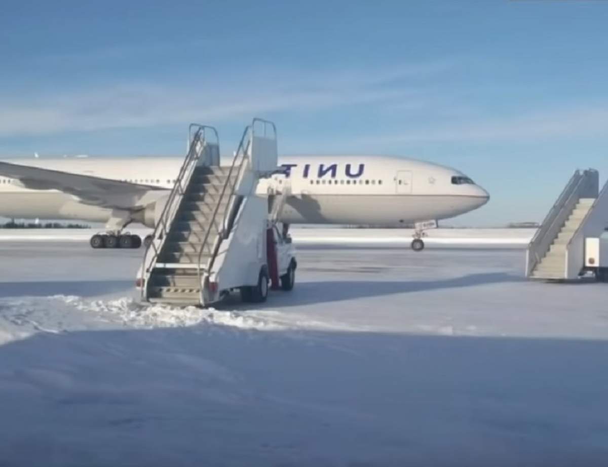 Ploaia înghețată face ravagii pe Aeroportul Otopeni! Mai multe zboruri au suferit întârzieri de zeci de minute
