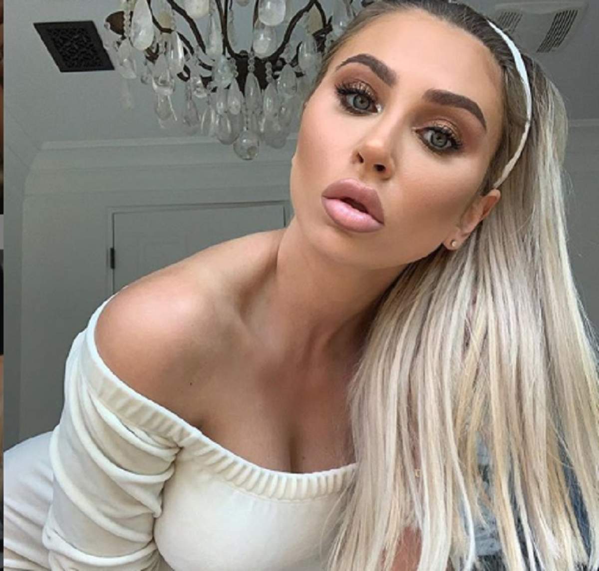 FOTO / Cea mai sexy blondină de pe Instagram lovește din nou! Khloe Terae le-a arătat tuturor sânii, fără rușine