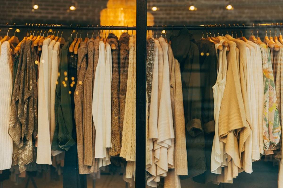 ÎNTREBAREA ZILEI: Cine a inventat hainele şi care a fost adevăratul motiv?