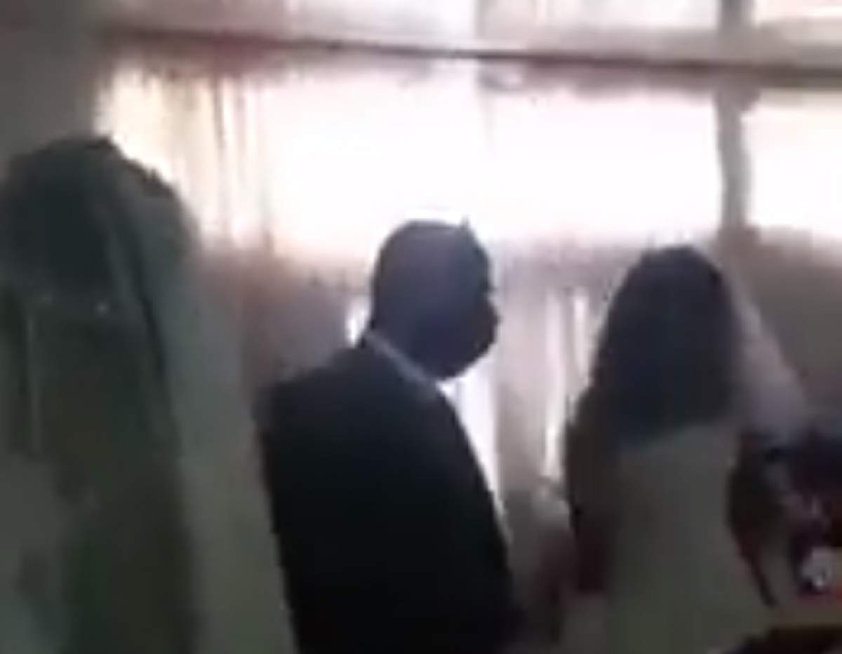 VIDEO / S-a trezit cu amanta îmbrăcată în rochie de mireasă, la nunta planificată cu logodnica! Reacţia bărbatului este uimitoare
