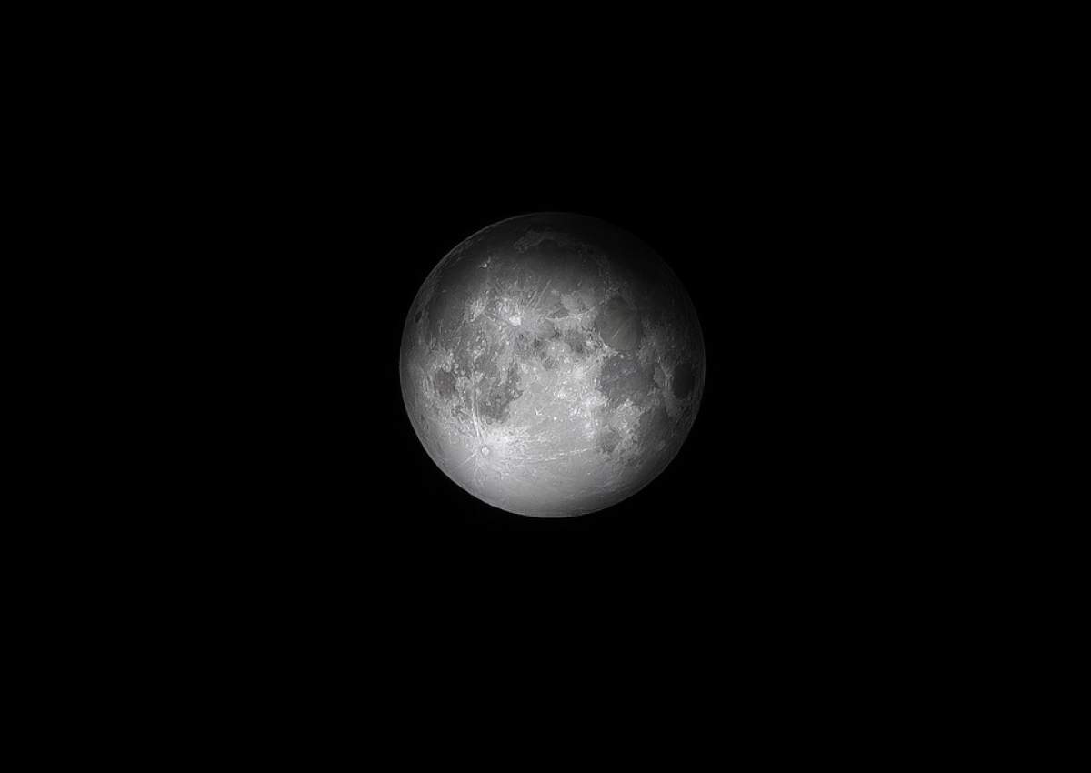 FOTO / Cum arată cealaltă parte a Lunii? Prima imagine din istorie a fost făcută publică