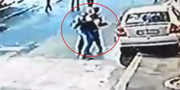 VIDEO / Momentul când tânărul care a înjunghiat o profesoară, în Ploiești, este arestat