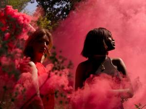 Fumigenele colorate cu petarde, cele mai spectaculoase articole pirotehnice din lume