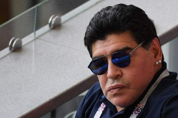Maradona a fost externat din spital, după ce a suferit o hemoragie gastrică. "Ajunge acasă curând"
