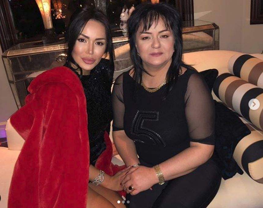 FOTO / Mădălina Urloiu şi-a adus toată familia în America, de Sărbători. Au petrecut alături de soţul putred de bogat