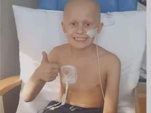 Ți se rupe sufletul! Un băiețel de 9 ani, bolnav de cancer, s-a rugat să mai trăiască pentru a-și cunoaște sora nenăscută