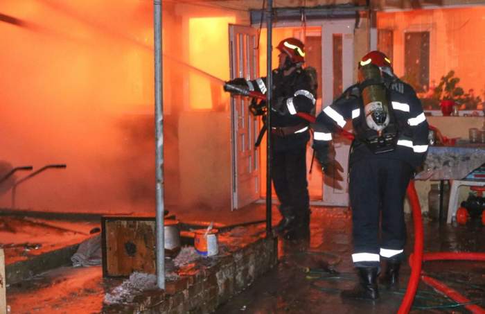 VIDEO / Incendiu puternic în Bucureşti! Şase case au ars