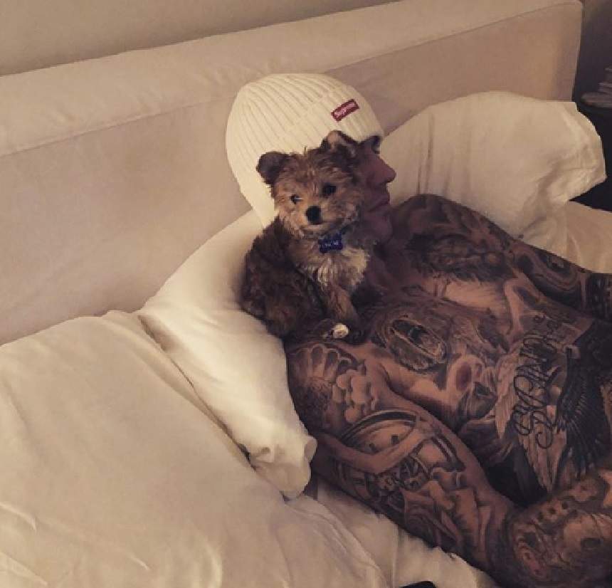 FOTO / Justin Bieber, ce ai făcut? Artistul nu mai are niciun centimetru liber pe piele, după ce s-a tatuat în exces