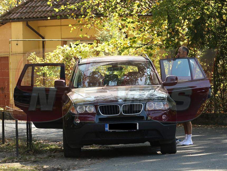 VIDEO PAPARAZZI / Imagini uluitoare cu cel mai mediatizat antrenor român al momentului! Ce a putut să facă în amiaza mare