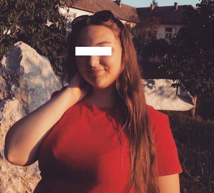 Ea este eleva de 19 ani, care s-a sinucis în Alba. Mama ei a făcut  descoperirea înfricoșătoare