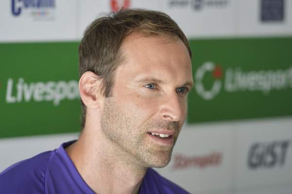 VIDEO / Petr Cech a debutat în hocheiul profesionist! Imagini de senzaţie cu fostul portar de la Chelsea şi Arsenal