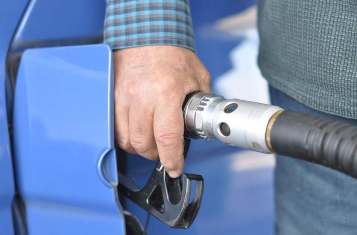 Veste bună pentru şoferi! Cu cât s-au ieftinit carburanţii