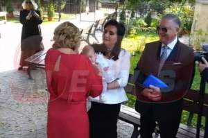 Primele imagini cu fiica Alessandrei Stoicescu, înainte de botez! / VIDEO PAPARAZZI
