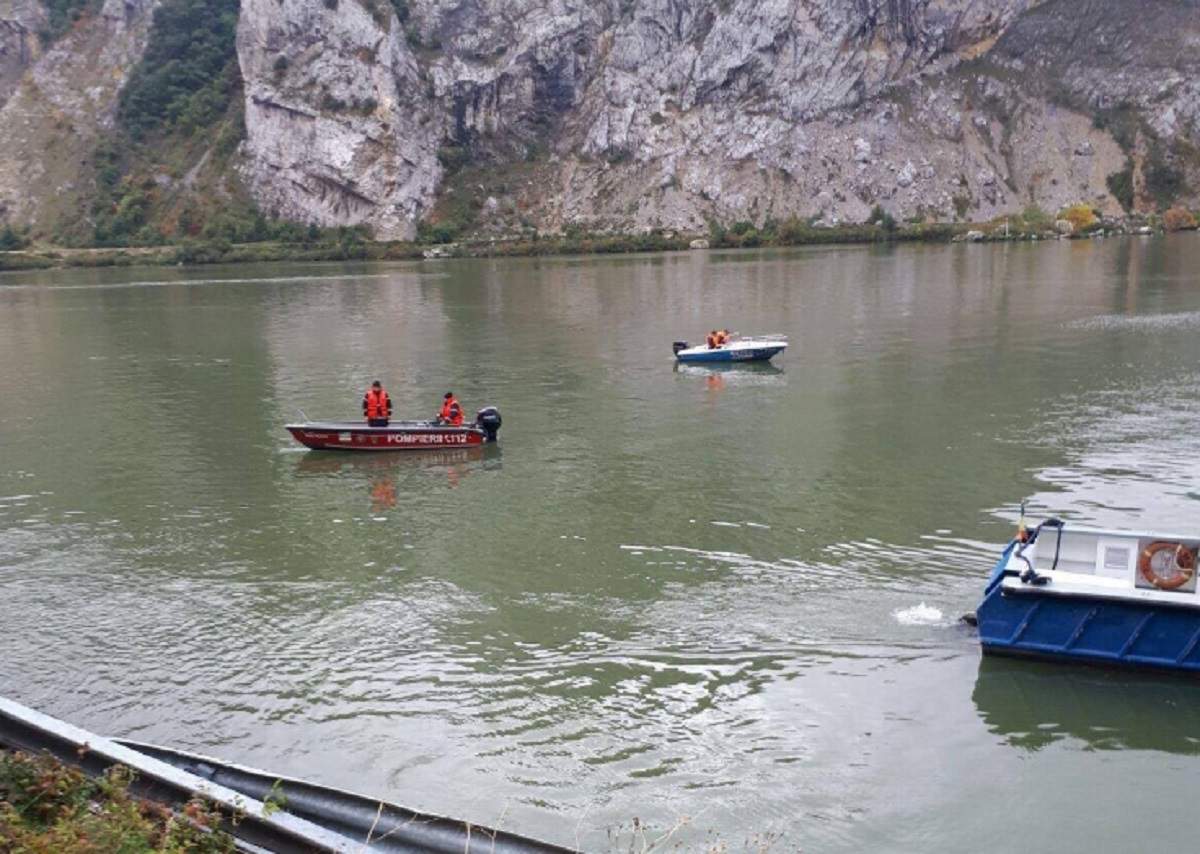 Panică pe Dunăre! O barcă în care erau 20 de copii s-a răsturnat