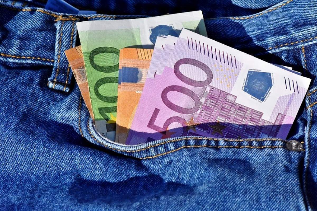 Curs valutar BNR, azi, 24 octombrie. Euro se prăbușește din nou și e urmat de dolar! Lira sterlină crește