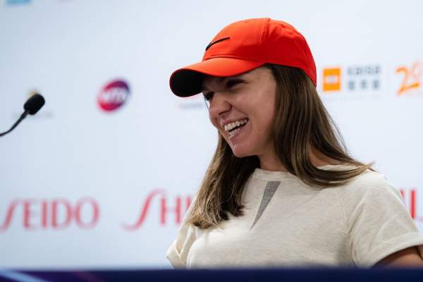 Simona Halep se ţine de glume! Campioana noastră s-a amuzat pe seama revenirii lui Darren Cahill în echipa sa