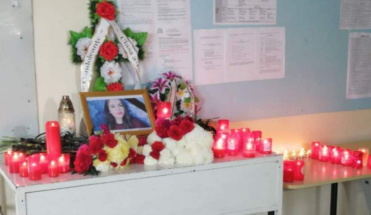 Durere mare la şcoala unde a învăţat Ştefania. Colegii au făcut un altar de flori şi lumânări în amintirea ei