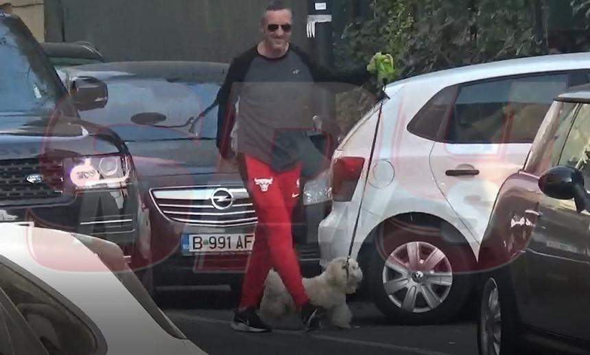 VIDEO PAPARAZZI / Şomerul de lux al fotbalului românesc s-a dat cu „câinii”! Imagini rare cu MM Stoica, duşmanul numărul 1 al dinamoviştilor