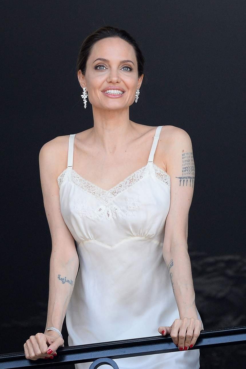 Angelina Jolie, pozată în cadă, după ce s-a spus că suferă de anorexie! Actrița le-a dat răutăcioșilor peste nas. GALERIE FOTO