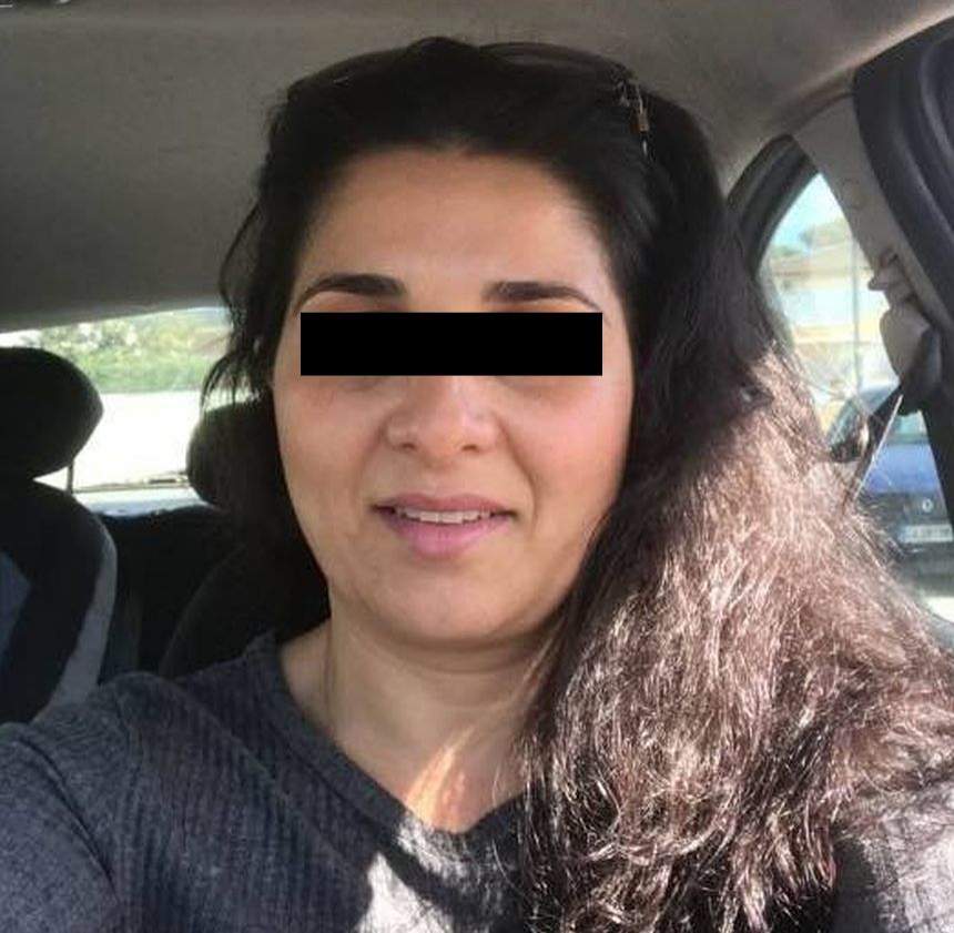 O româncă de 39 de ani din Italia şi-a înjunghiat mortal fostul soţ, chiar la locul de muncă. Bărbatul era avocat