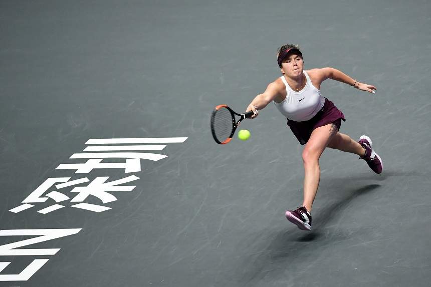 FOTO & VIDEO / Simona Halep a pierdut meciul cu Elina Svitolina şi tremură pentru calificarea în semifinalele Turneului Campioanelor