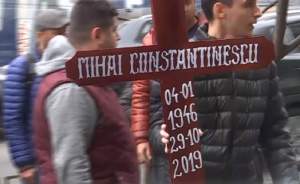 Ce scrie pe crucea lui Mihai Constantinescu! Apropiaţii se pregătesc de înmormântare. FOTO