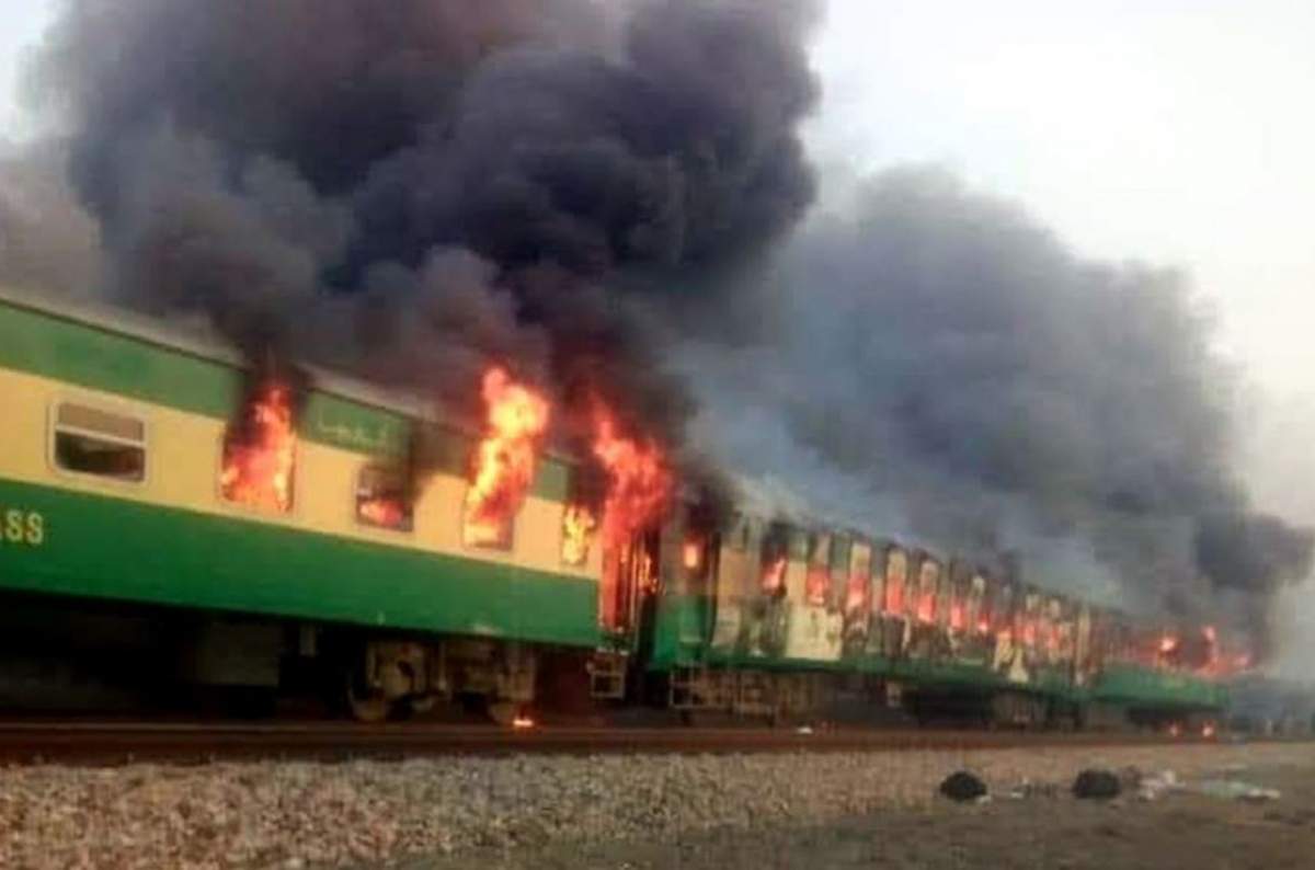 65 de oameni au murit într-un tren care a luat foc! Alţi 40 au fost grav răniţi