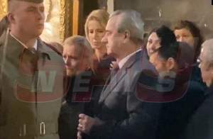 Primele imagini de la înmormântarea lui Mihai Constantinescu. Fosta și actuala soție, în lacrimi lângă sicriu. VIDEO