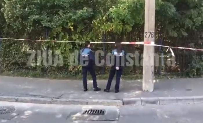 Descoperire macabră în Constanța. Doi tineri au găsit un cadavru în spatele unui gard
