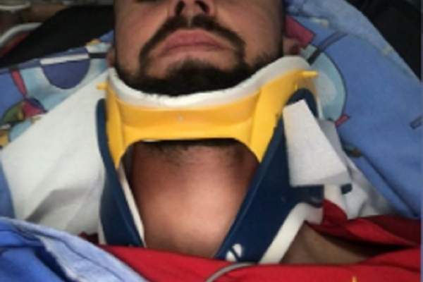 Jucător român de fotbal, de urgență la spital: "Am căzut în cap, după aceea mi s-a dus gâtul în lateral"