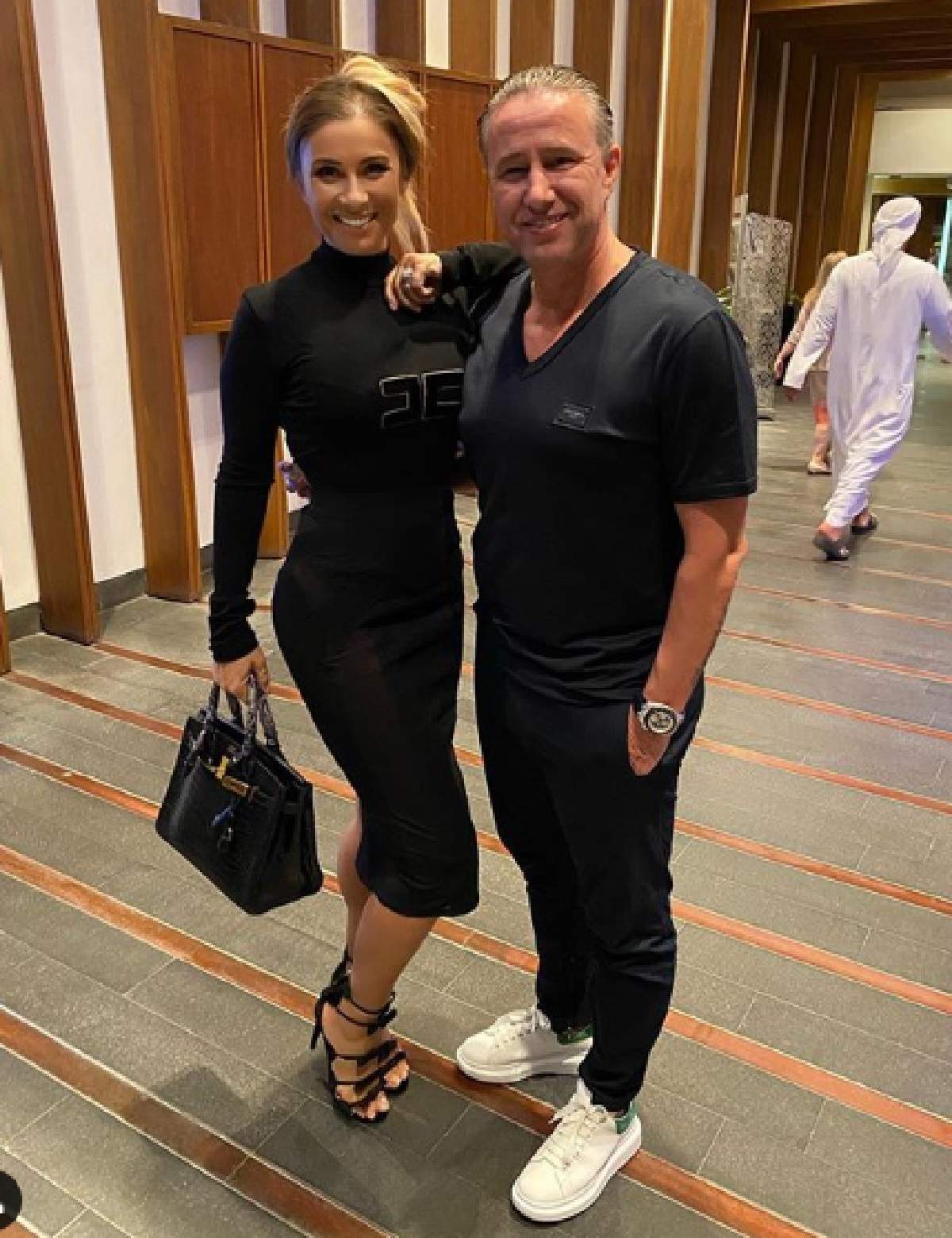 Care este adevărata relație dintre Anamaria Prodan și Laurențiu Reghecampf. Sexy-impresara a dat cărțile pe față!