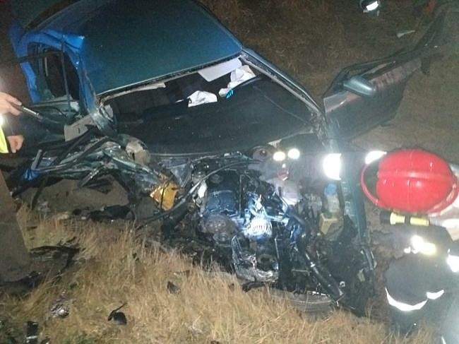 Noi imagini de la accidentul din Câmpulung Moldovenesc. Doi tineri au murit pe loc / FOTO