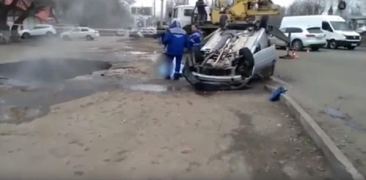 Accident extrem de șocant! Doi bărbați au murit, fierți de vii, după ce au căzut cu mașina într-o groapă cu apă clocotită
