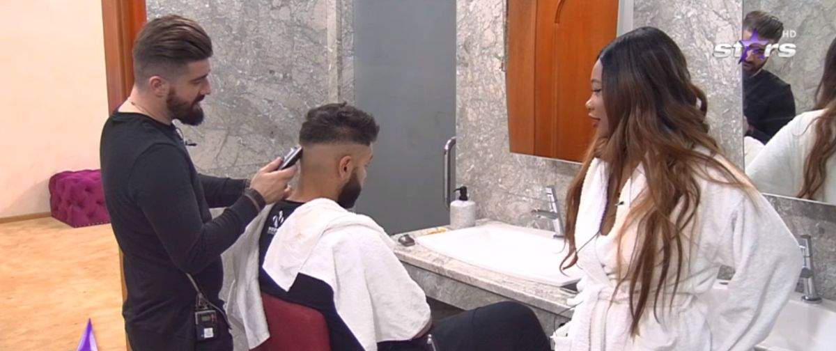 Concurenții ”Like a Star” își arată abilitățile. Tavi își testează aptitudinea de hairstylist pe colegi