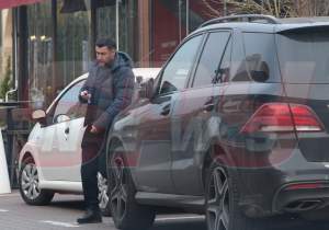VIDEO PAPARAZZI / Se crede stăpânul şoselelor! Viorel Moldovan, surprins în timp ce încălca legea la volan