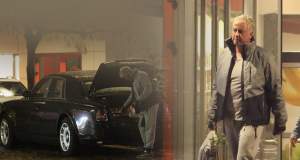 VIDEO PAPARAZZI / Conduce un Rolls Royce, dar are probleme cu bunele maniere! Gest scandalos făcut de un milionar celebru