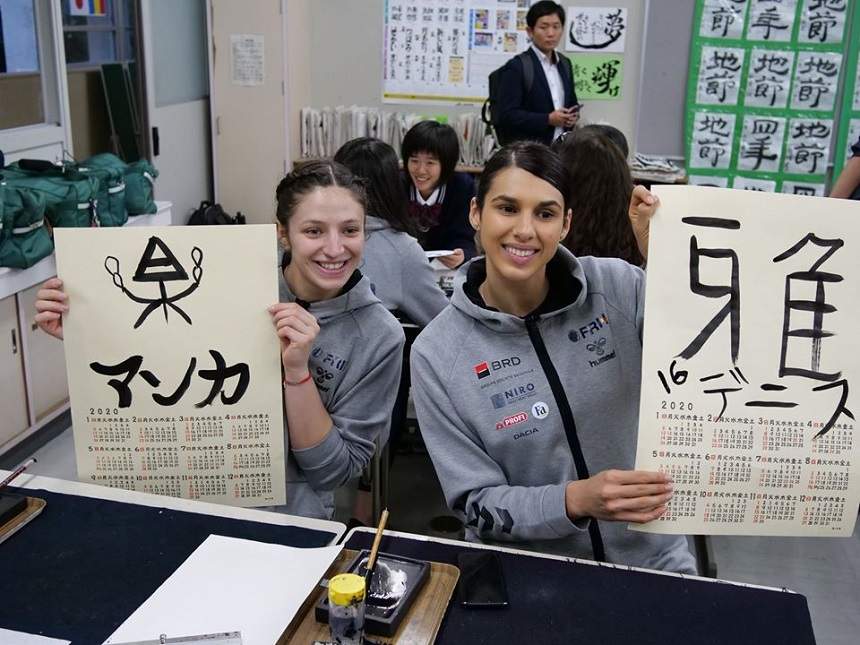 FOTO / Imagini senzaţionale din Japonia! Handbalistele din naționala României au luat lecții de caligrafie și au învățat ceremonia ceaiului