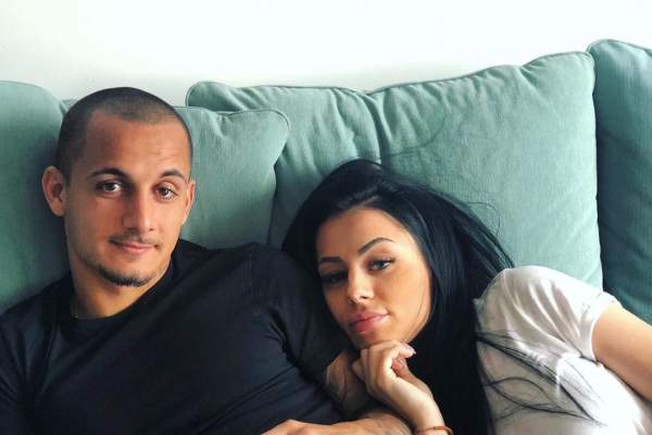 FOTO / Toți îl știu pe Alexandru Mitriță, dar stai să vezi ce soră are! Andreea este o adevărată bombă sexy
