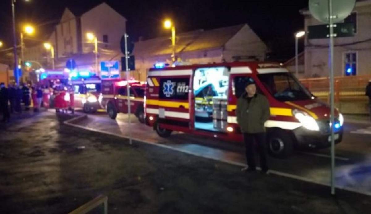 Mallul din Sibiu, evacuat de urgenţă! Trei pompieri au ajuns la spital / VIDEO