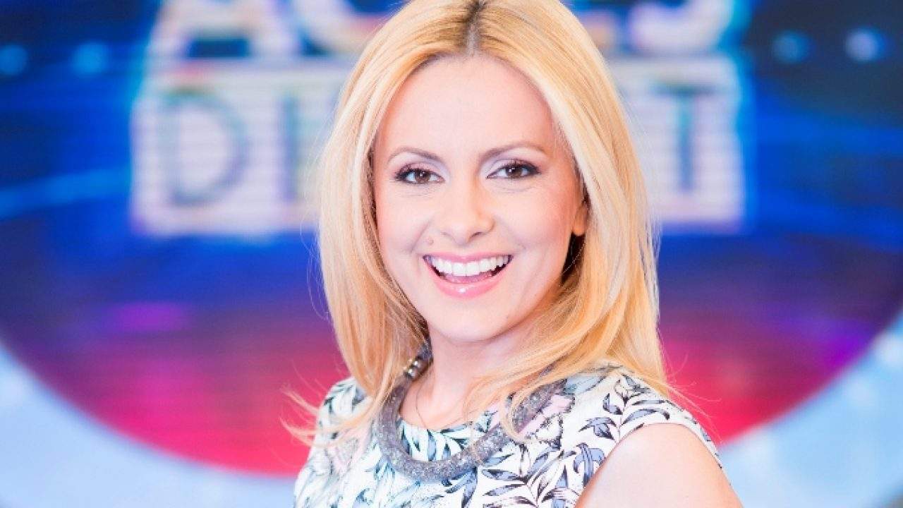 Cum şi-a început Simona Gherghe cariera în televiziune. "Îmi tremurau genunchii"