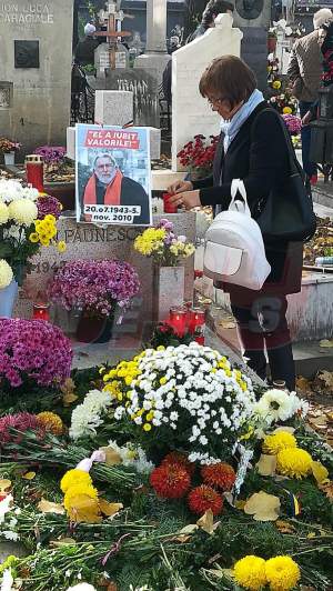 FOTO / Imagini dureroase la mormântul lui Adrian Păunescu. Azi s-au împlinit 9 ani de la moartea marelui poet