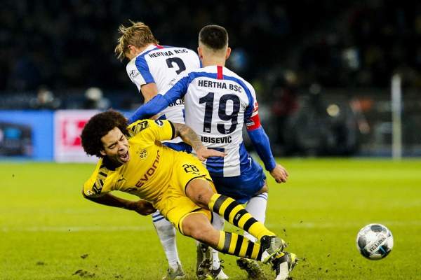 Accident stupid suferit de un fotbalist de top! A căzut în casă şi a fost operat de urgenţă